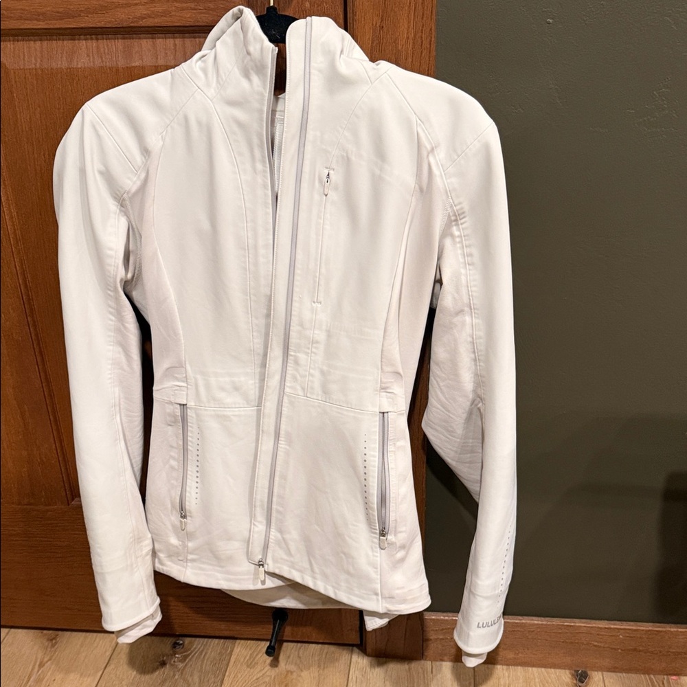 Lululemon Cross Chill repel jacket